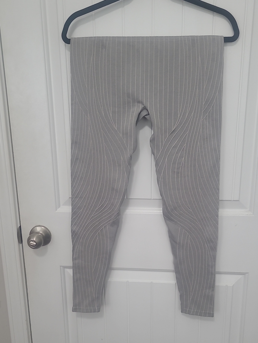 Fabletics Gray Pinstripe Sculpt Leggings